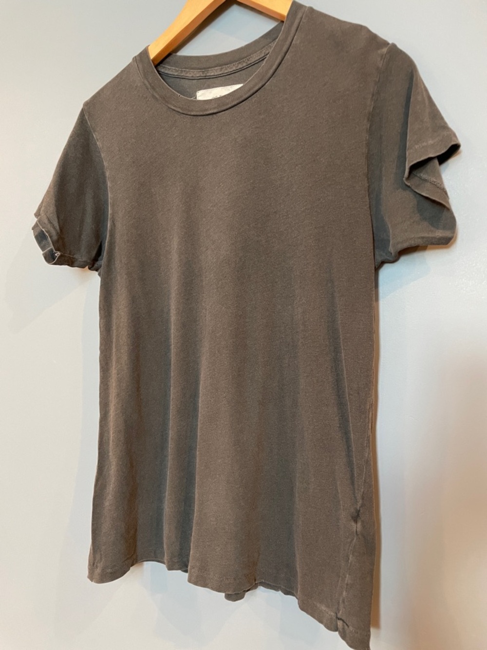 THE GREAT. Charcoal Gray Crewneck Tee size 1 distressed - Picture 3 of 9